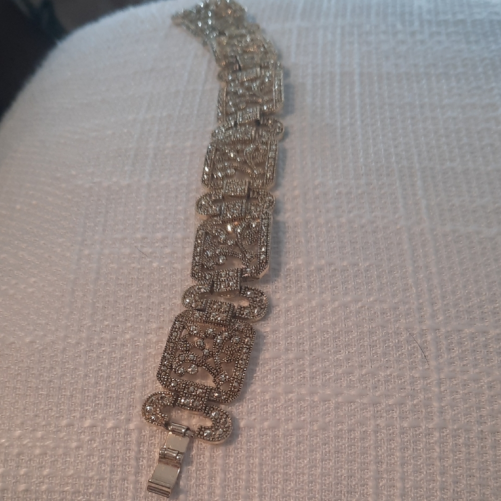 Elegant Goldtone Marqusite Bracelet.